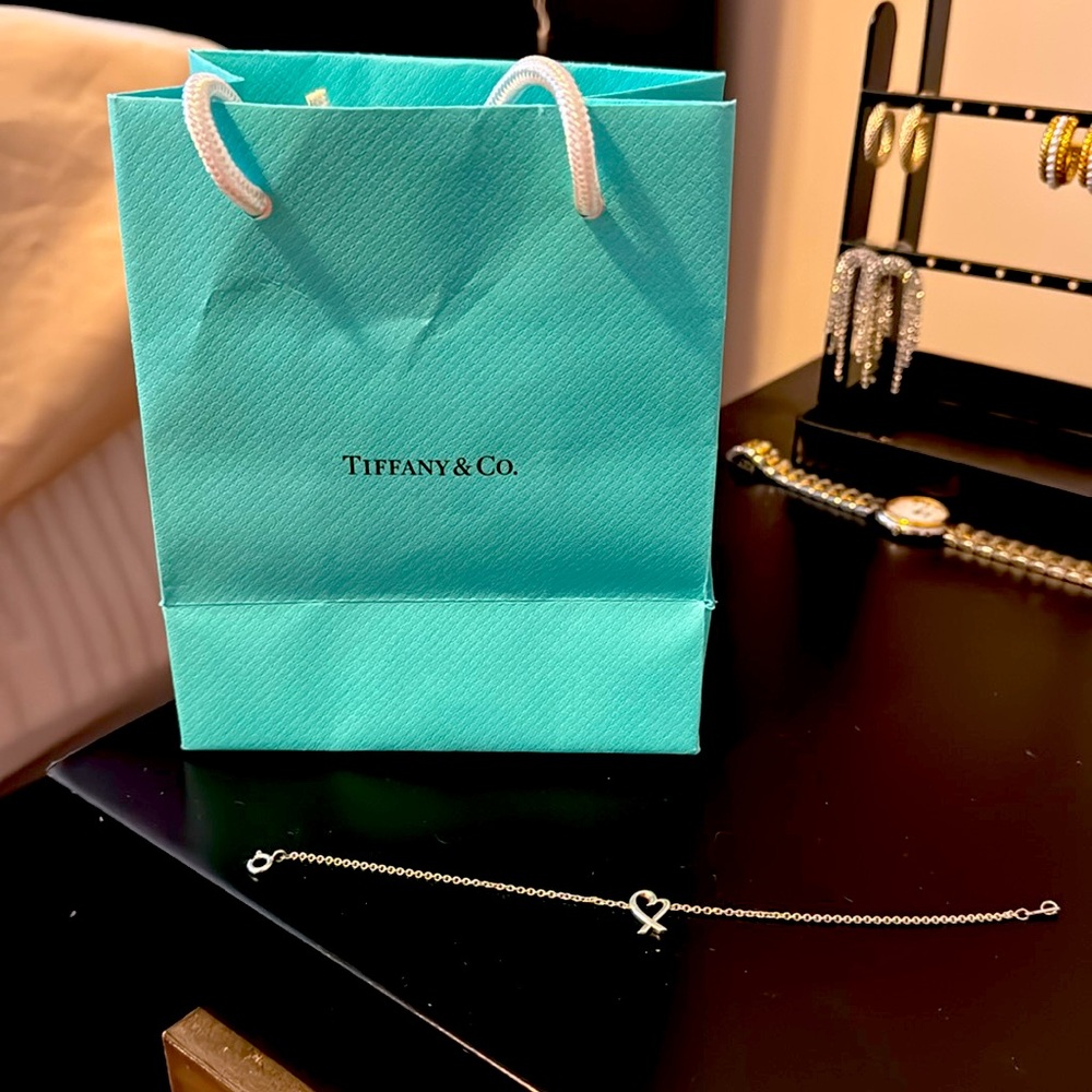 Tiffany & Co Loving Heart Bracelet
